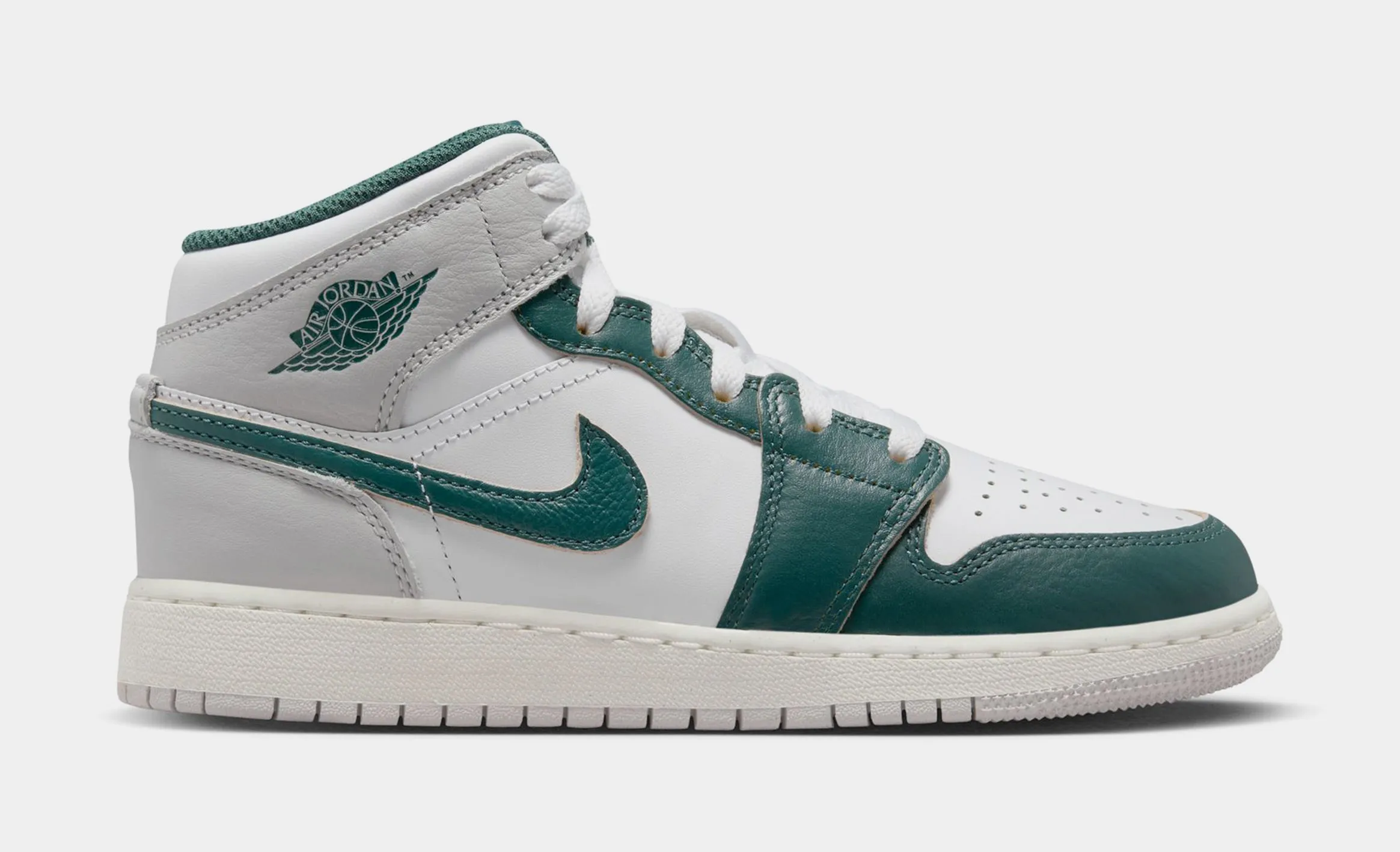 Air Jordan 1 Retro Mid SE Oxidized Green Grade School Lifestyle Shoes (White/Oxidized Green/Sail/Neutral Grey)