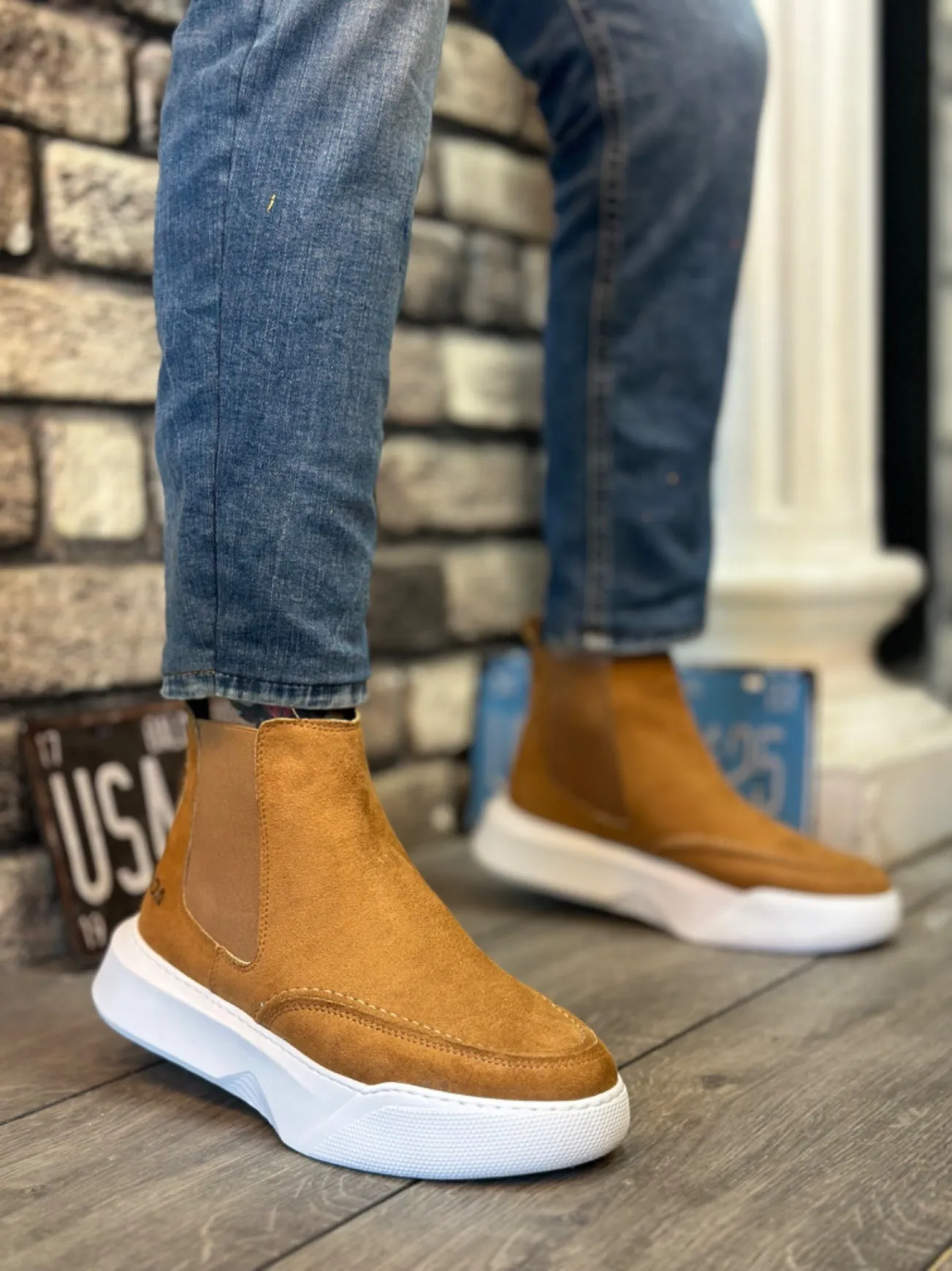 BA0150 Laceless Men's Tan Suede White High Sole Sports Boots