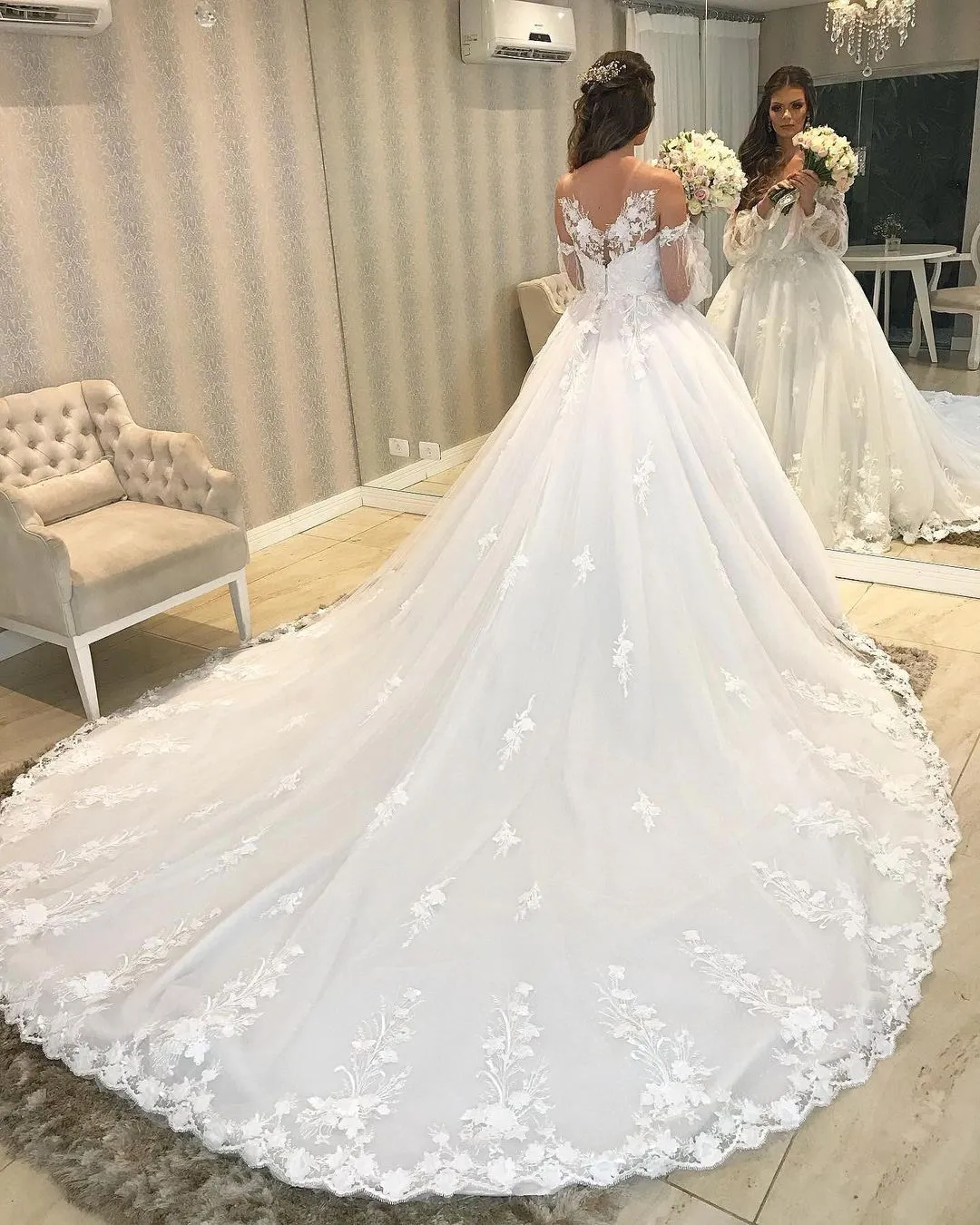 Elegant Long Princess Off-the-Shoulder Wedding Dress with Bubble Sleeves and Tulle