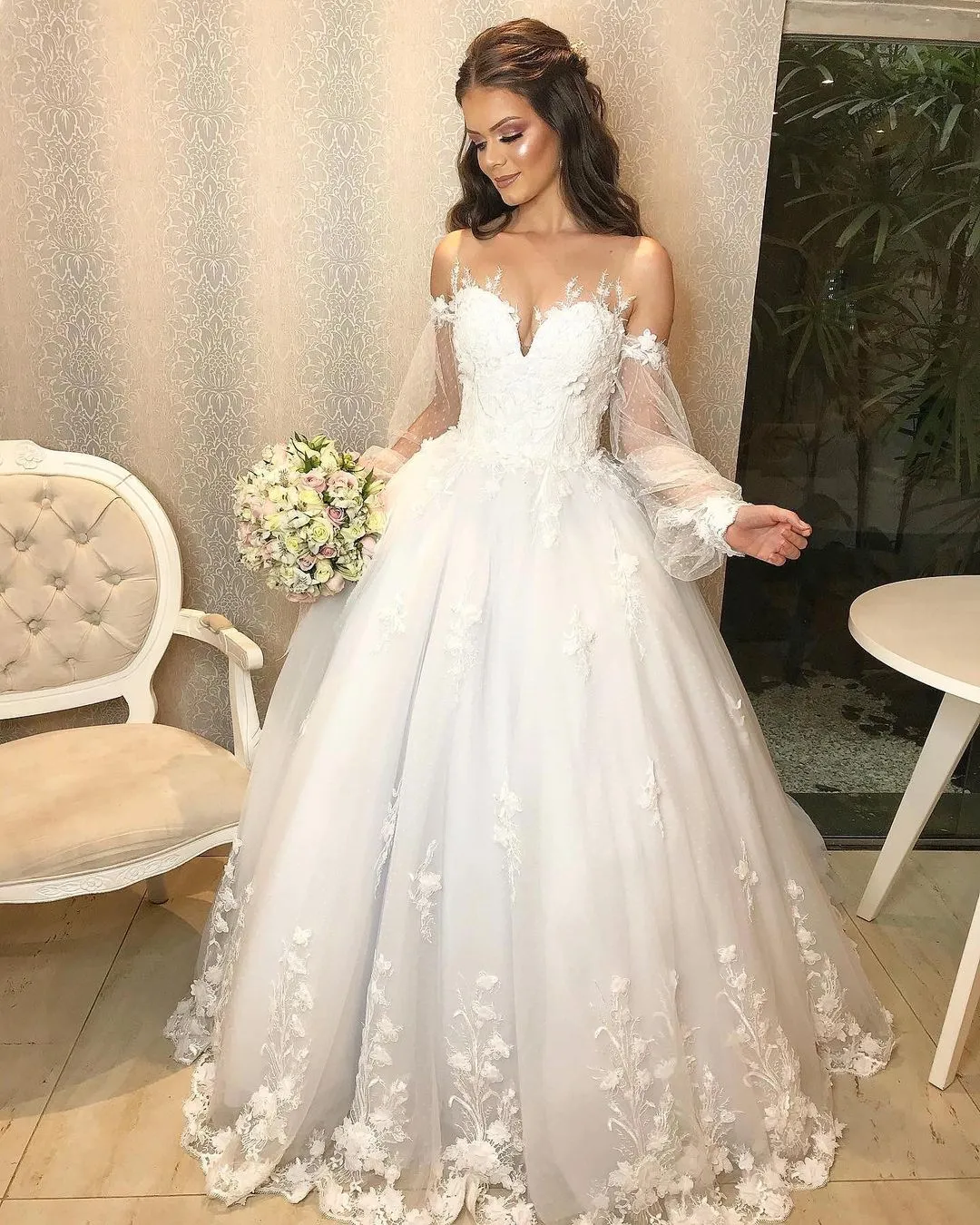 Elegant Long Princess Off-the-Shoulder Wedding Dress with Bubble Sleeves and Tulle