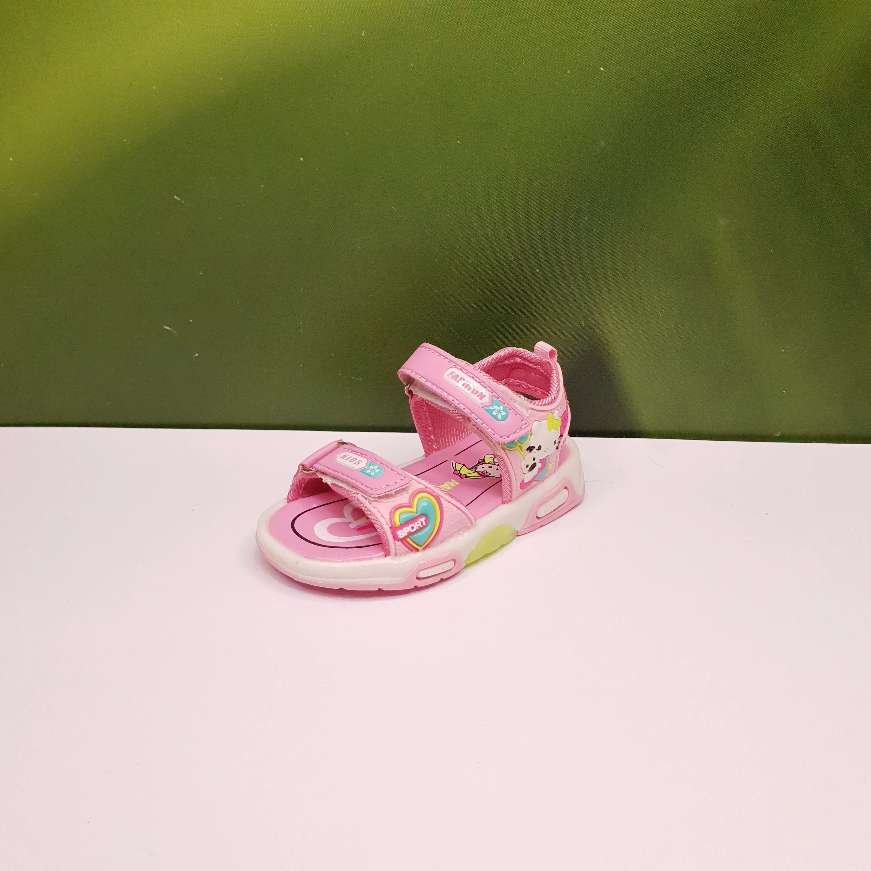 Kids Footwear 821