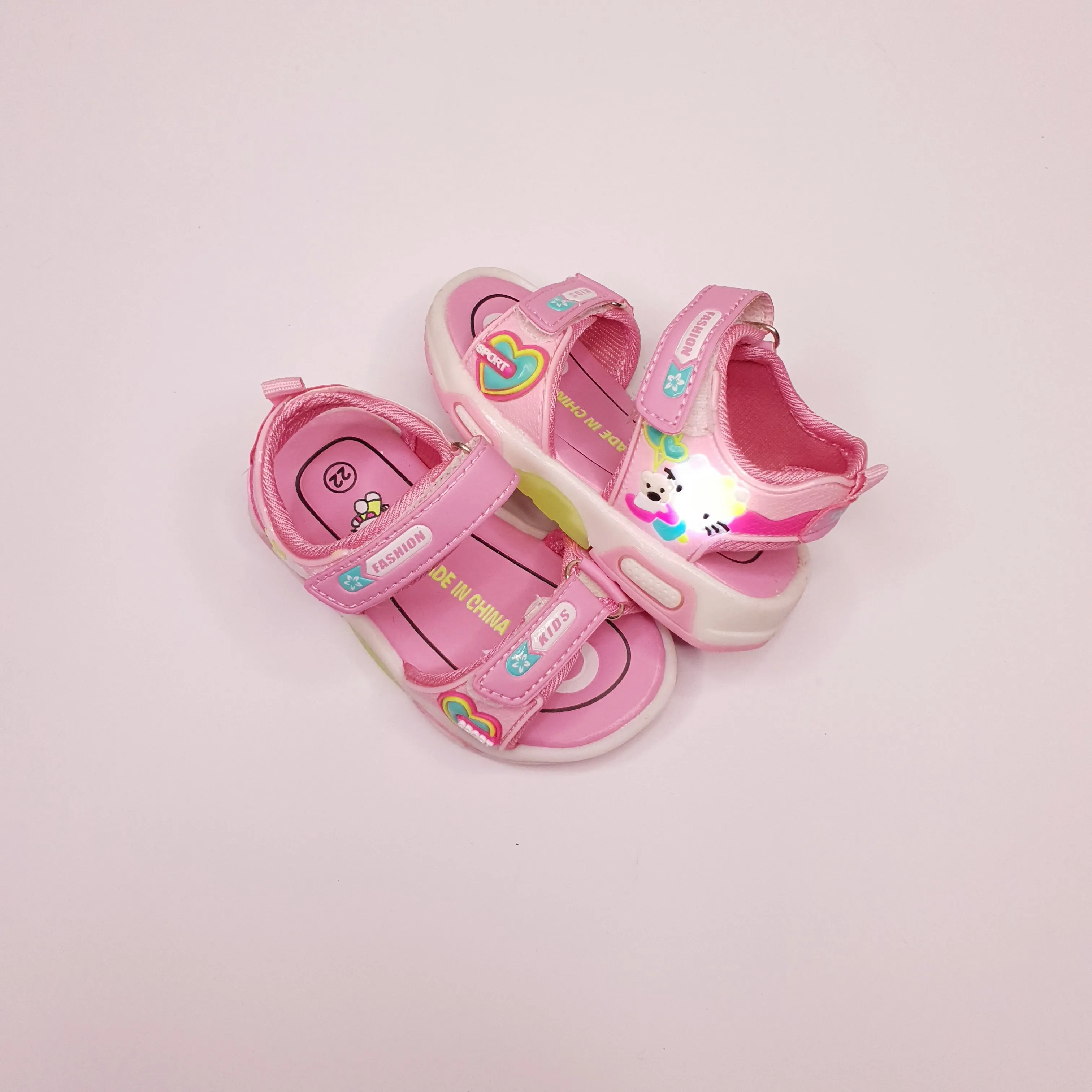 Kids Footwear 821