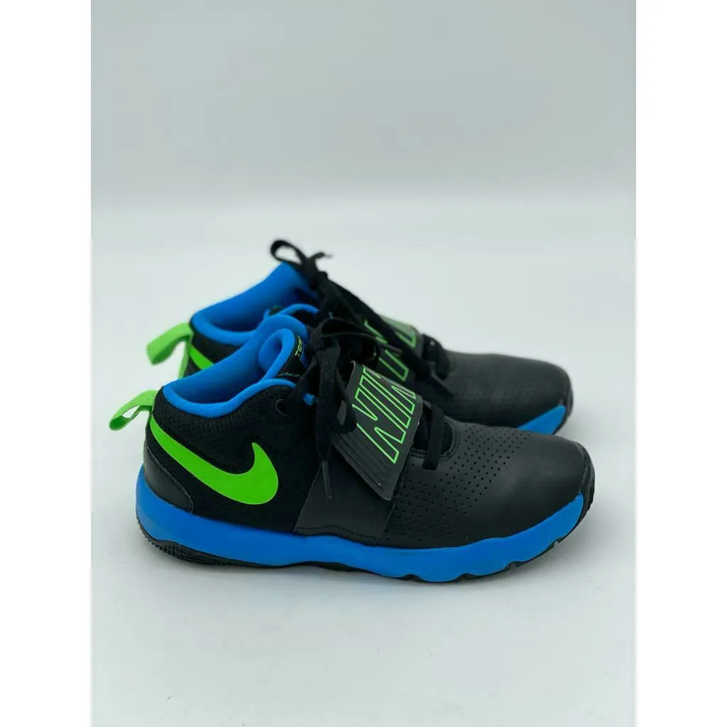 Kids Nike Team Hustle D8 Court Shoe Black/blue/green Size 5.5Y