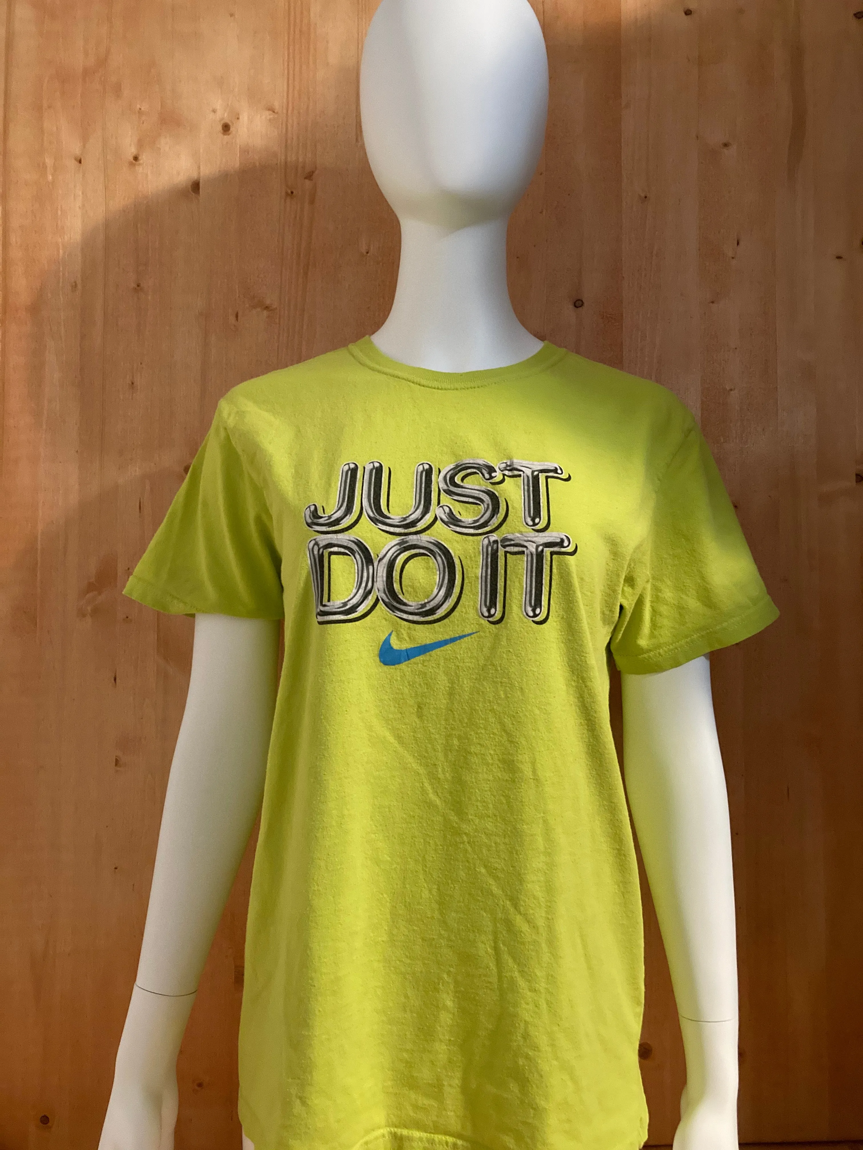 NIKE "JUST DO IT" NIKE SWIM Graphic Print Youth Unisex XL Extra Xtra Large Neon Green T-Shirt Tee Shirt