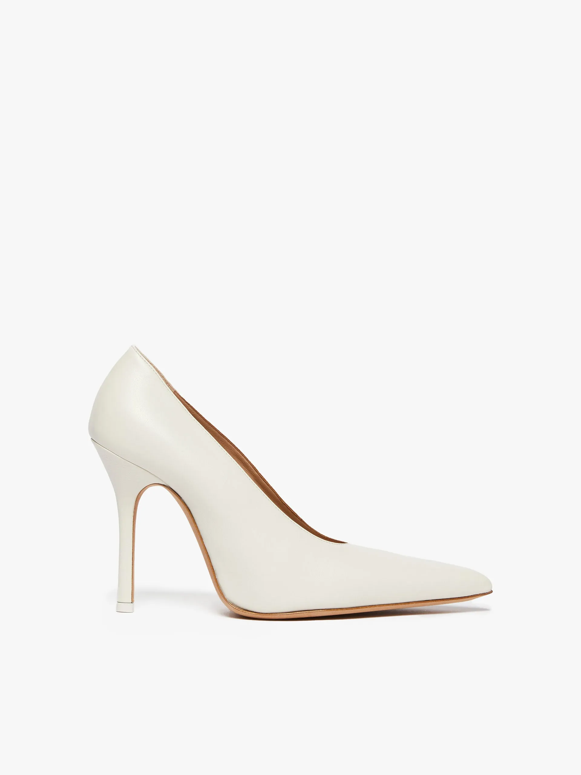 Pointed-toe court shoes